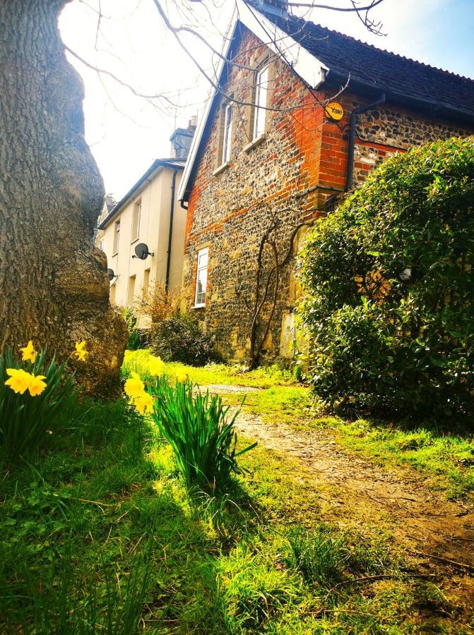 Shrewton Historic, Traditional & Spacious Wiltshire Cottage المظهر الخارجي الصورة